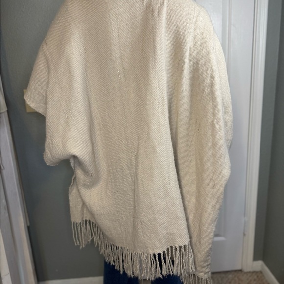 Universal Thread Women's Cream Cardigan. - Picture 4 of 10